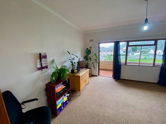 2 Bedroom Property for Sale in Fish Hoek Western Cape